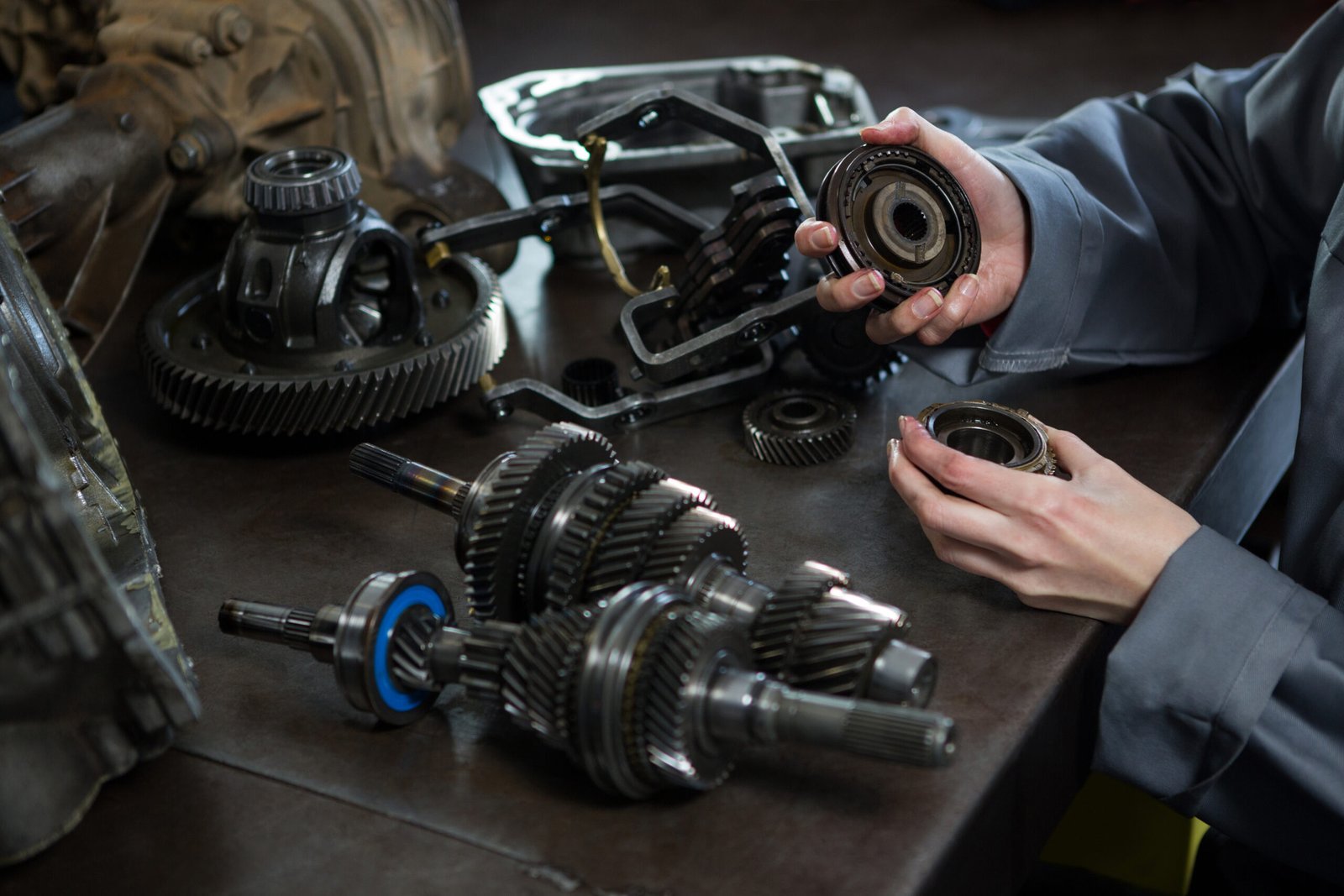 Drive shafts and pins