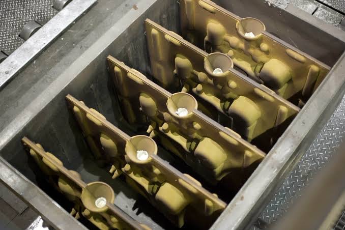 Shell mould tooling and heated metal pattern