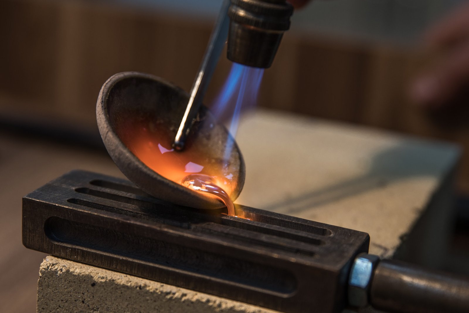 Shell mould casting process at Amsol Industries